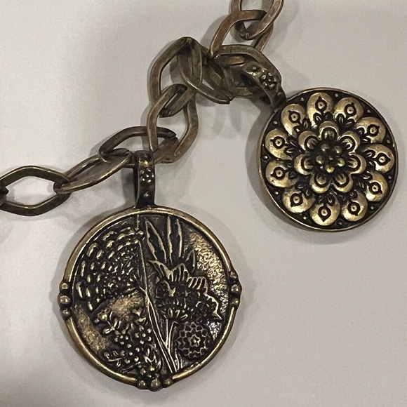 Lucky Brand Gold Statement Coin Charm Necklace MSRP $58 - Picture 3 of 4